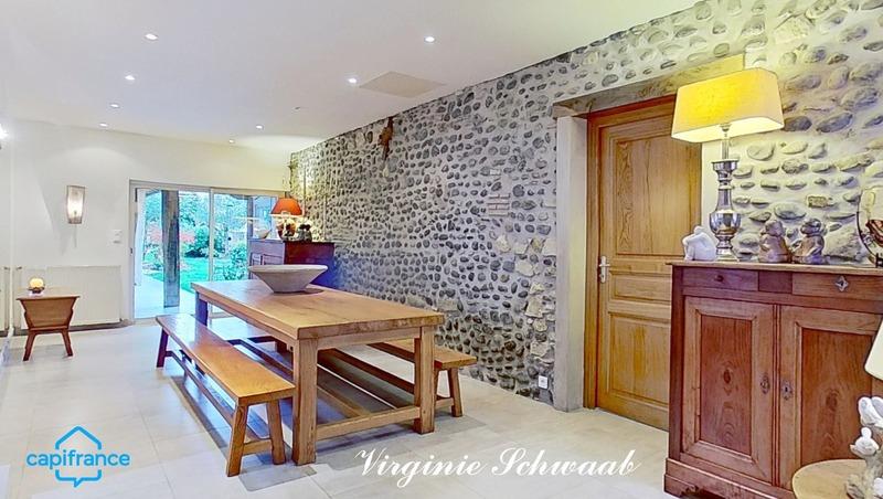 Maison - 261 m² - 7 pièces