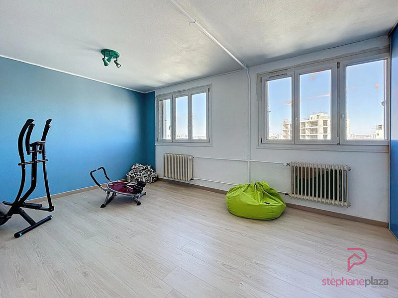 Appartement - 94 m² - 5 pièces