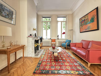 Maison - 200 m² - 7 pièces