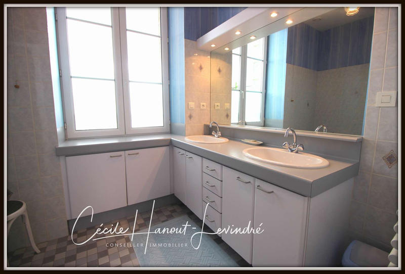 Maison - 174 m² - 8 pièces