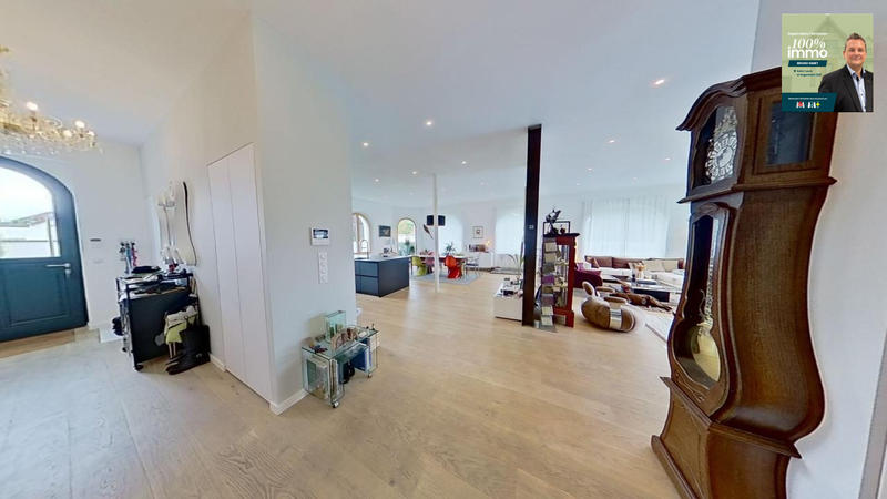 Maison - 308 m² - 8 pièces