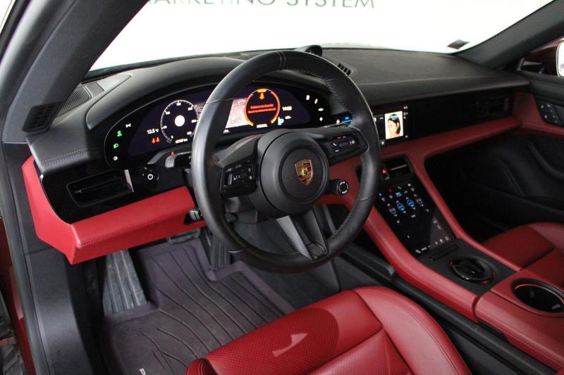 Porsche taycan Cross Turismo 4s 571ch