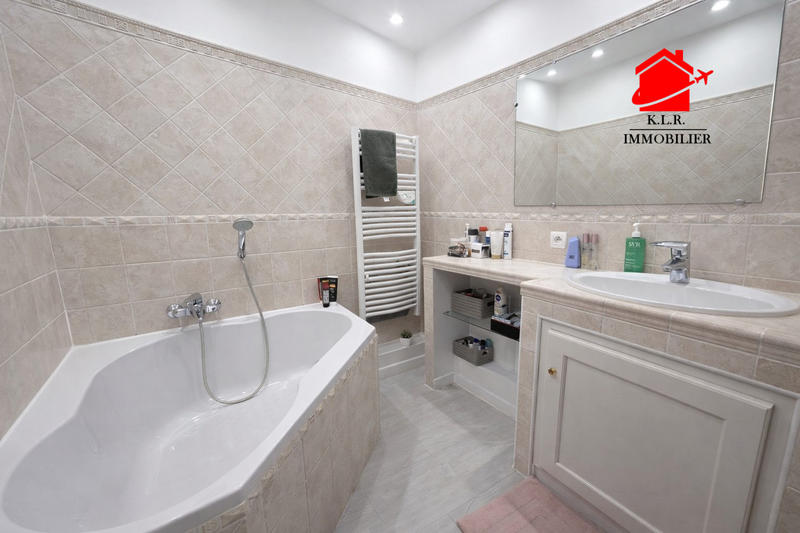 Appartement - 103 m² - 4 pièces