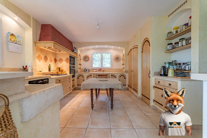 Maison traditionnelle - 266 m² - 10 pièces