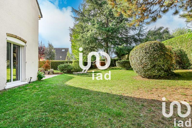 Maison - 230 m² - 8 pièces