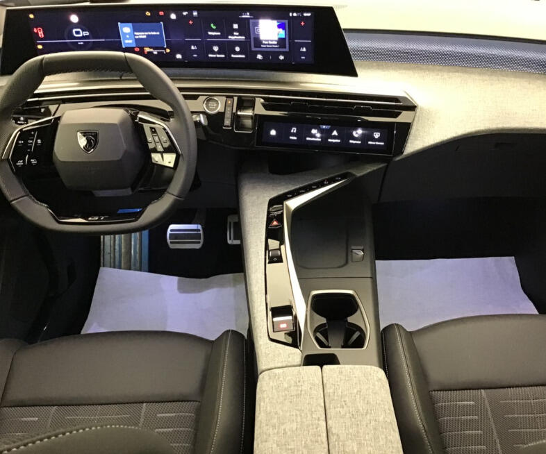 Peugeot 5008 III 1.2 Hybrid 145 Gt E-Dcs6