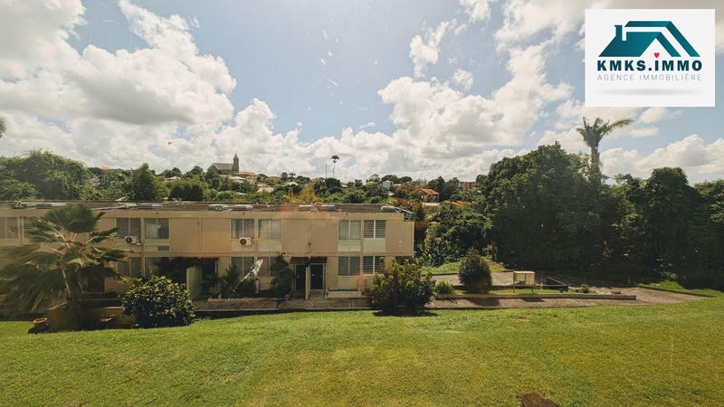 Appartement - 90 m² - 4 pièces