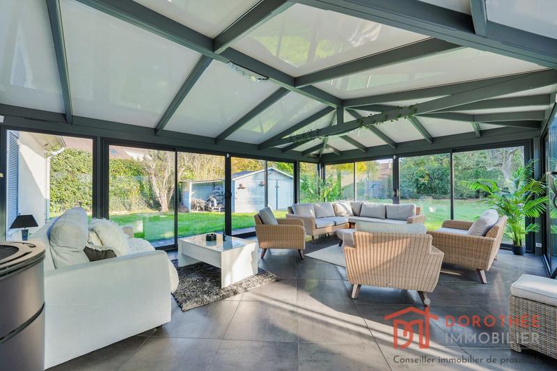 Maison - 212 m² - 8 pièces