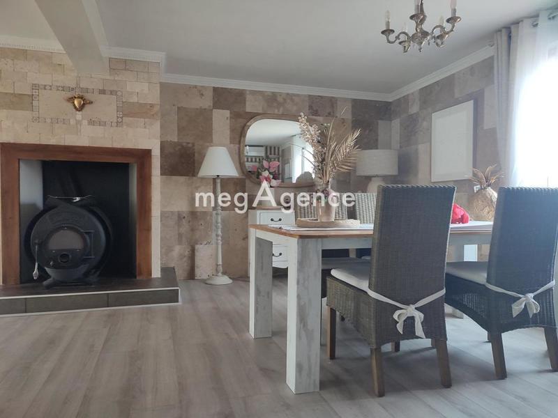 Maison - 203 m² - 10 pièces