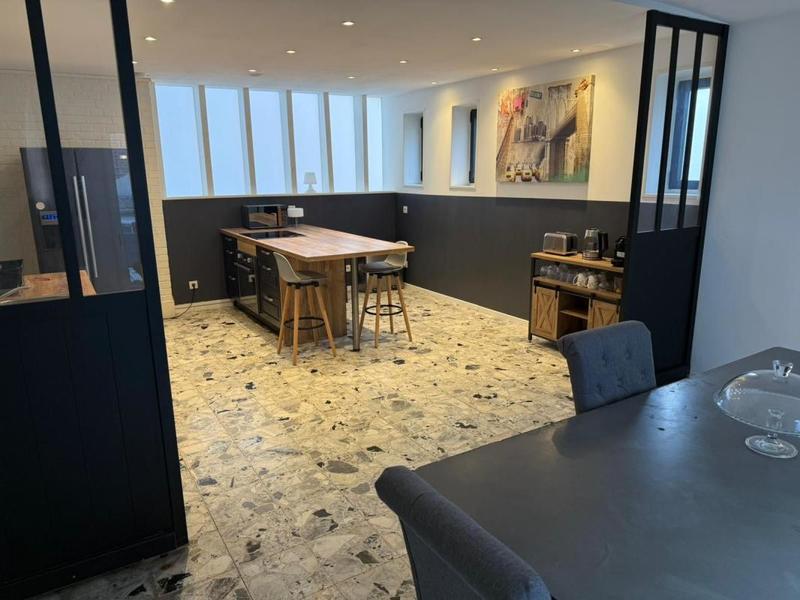 Appartement - 114 m² - 2 pièces