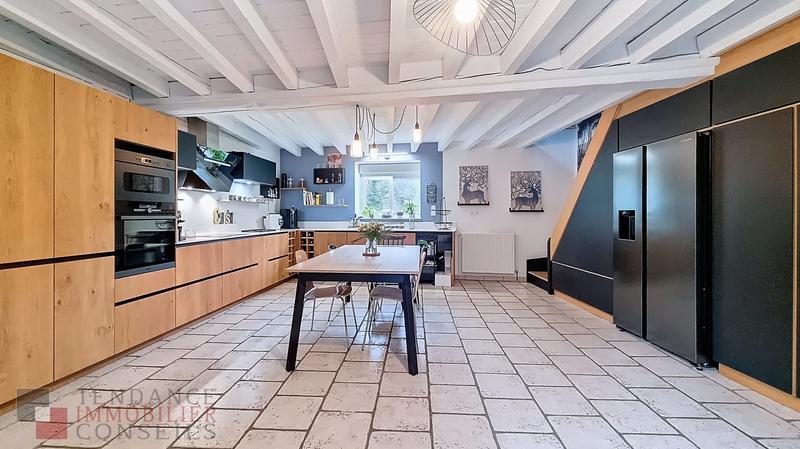 Maison - 220 m² - 9 pièces