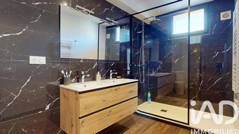 Maison - 205 m² - 6 pièces