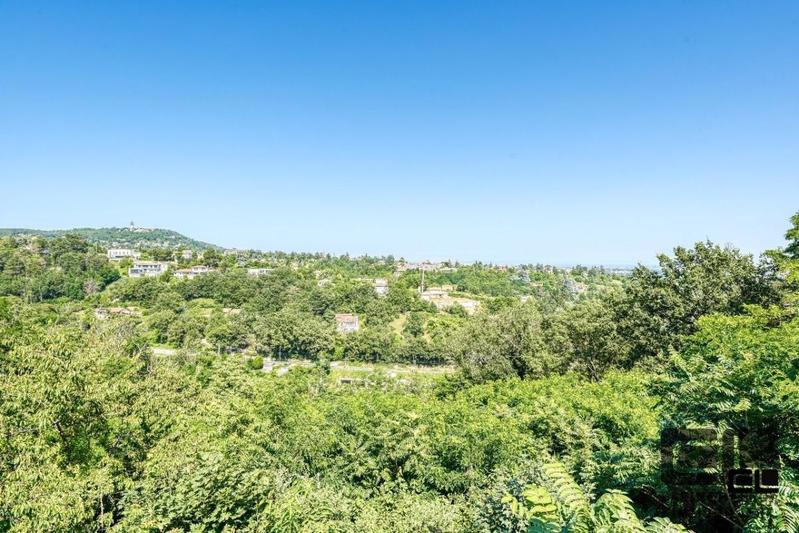 Maison - 251 m² - 7 pièces