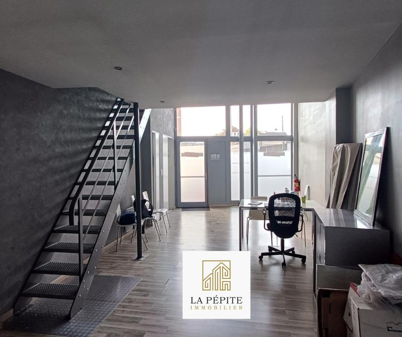 Immeuble - 81 m² - 3 pièces