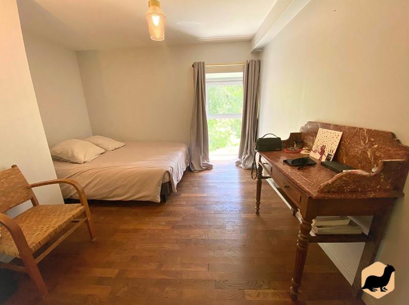 Maison - 300 m² - 8 pièces