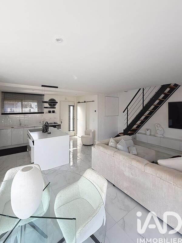 Maison - 90 m² - 3 pièces