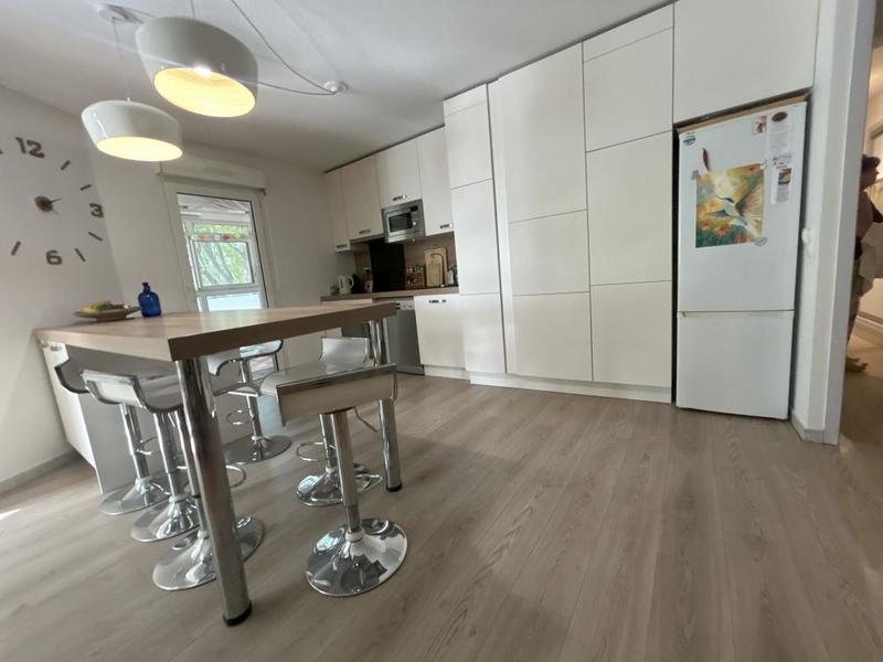 Appartement - 100 m² - 3 pièces