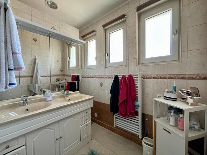 Maison - 206 m² - 8 pièces