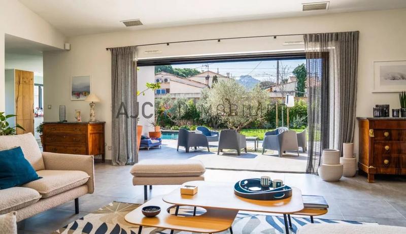 Maison - 163 m² - 4 pièces