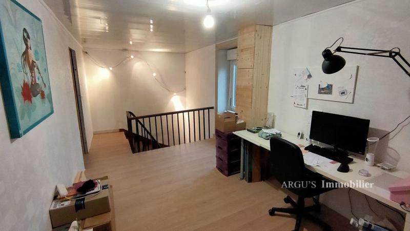 Maison - 260 m² - 5 pièces