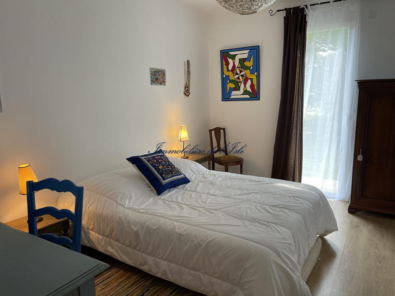 Maison - 248 m² - 9 pièces