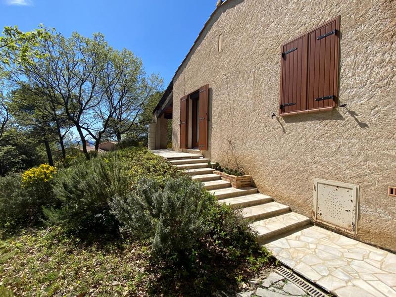 Propriété - 146 m² - 5 pièces