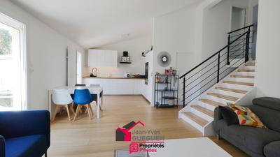 Maison - 93 m² - 4 pièces