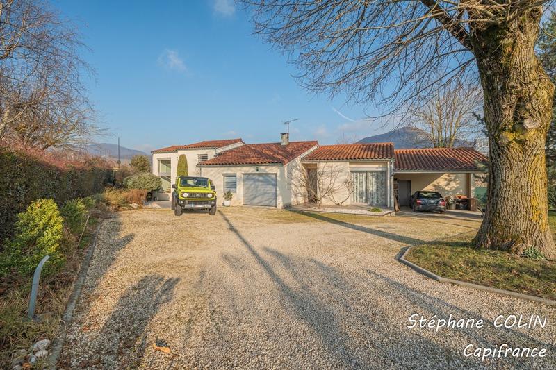 Maison - 239 m² - 7 pièces