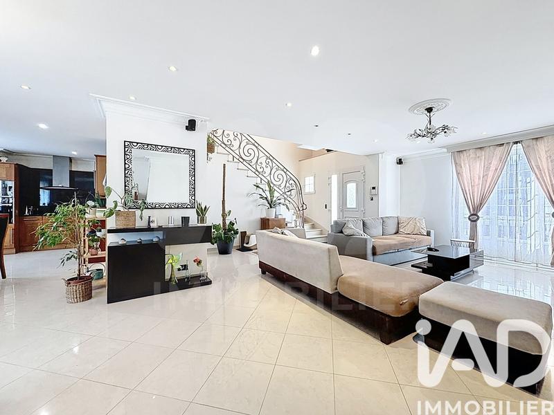 Maison - 190 m² - 7 pièces