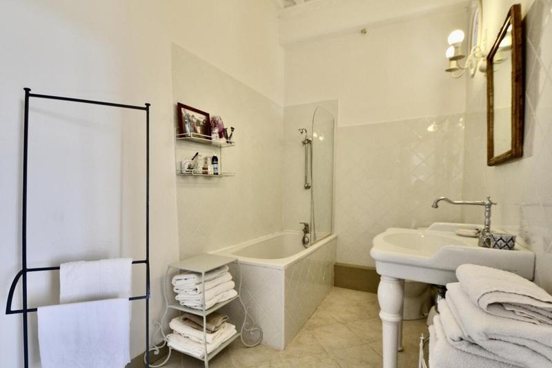 Maison - 432 m² - 14 pièces