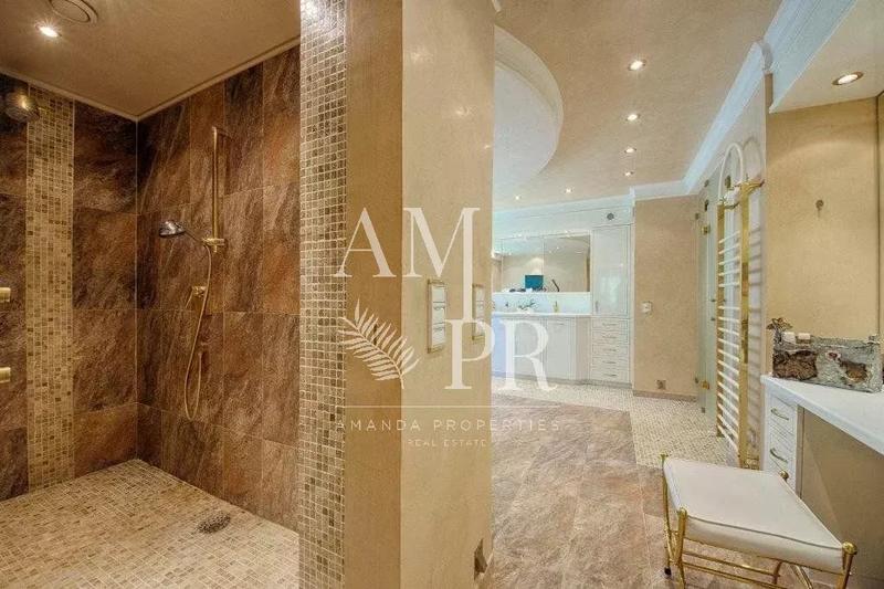 Appartement - 220 m² - 4 pièces