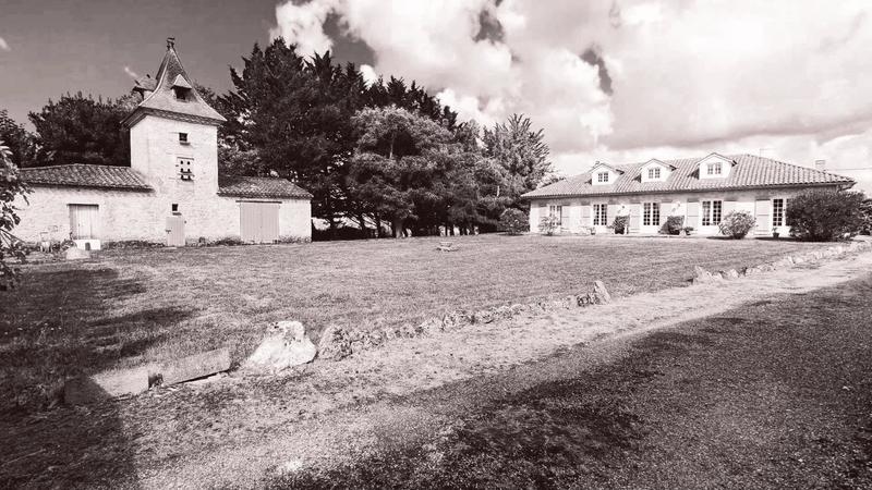 Maison - 219 m² - 9 pièces