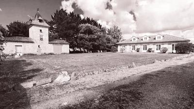 Maison - 219 m² - 9 pièces