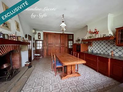 Maison - 623 m² - 20 pièces