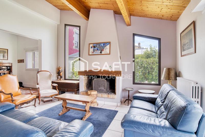 Maison - 140 m² - 8 pièces