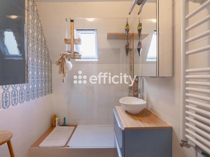 Pavillon - 311 m² - 8 pièces