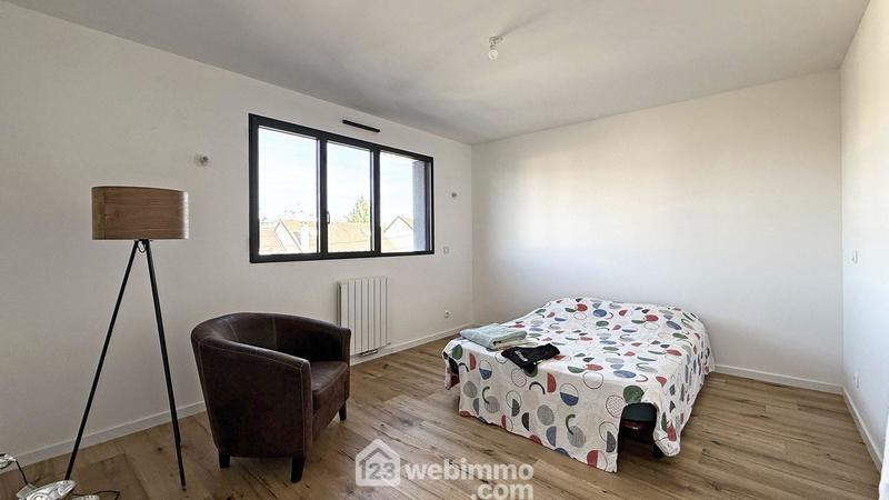 Maison - 216 m² - 9 pièces