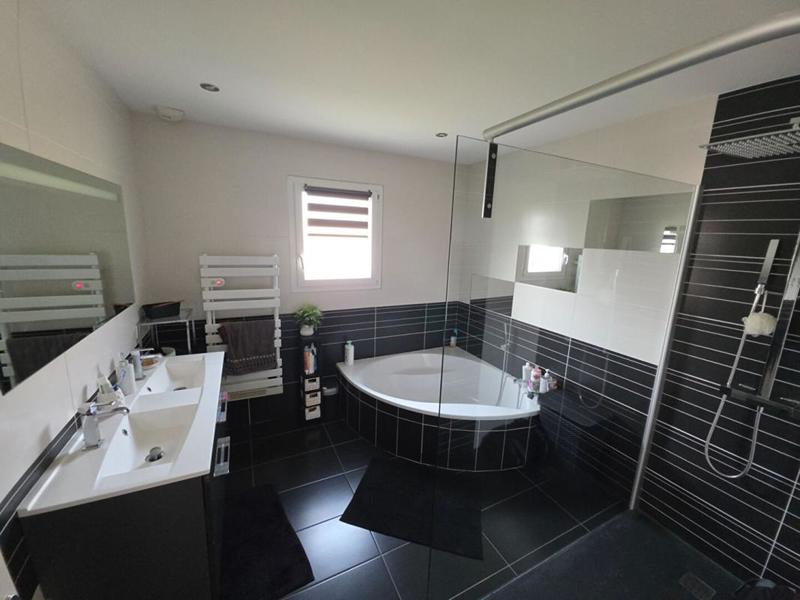 Maison - 185 m² - 6 pièces