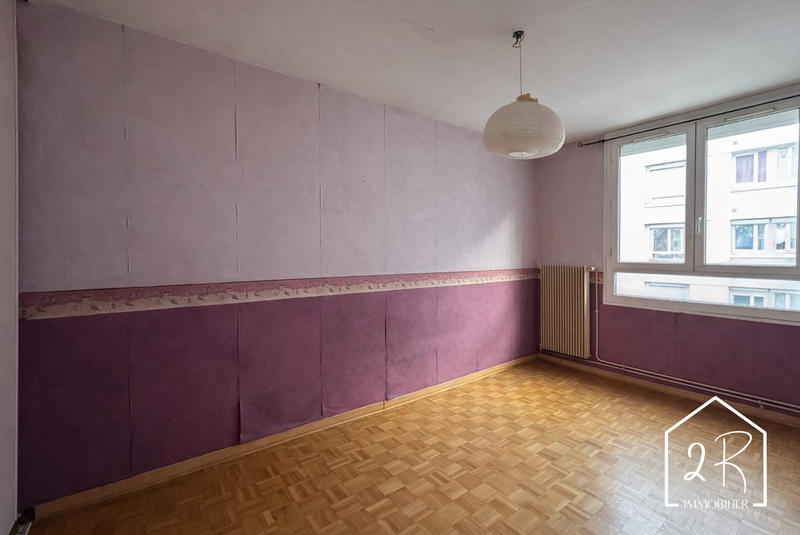 Appartement - 85 m² - 5 pièces