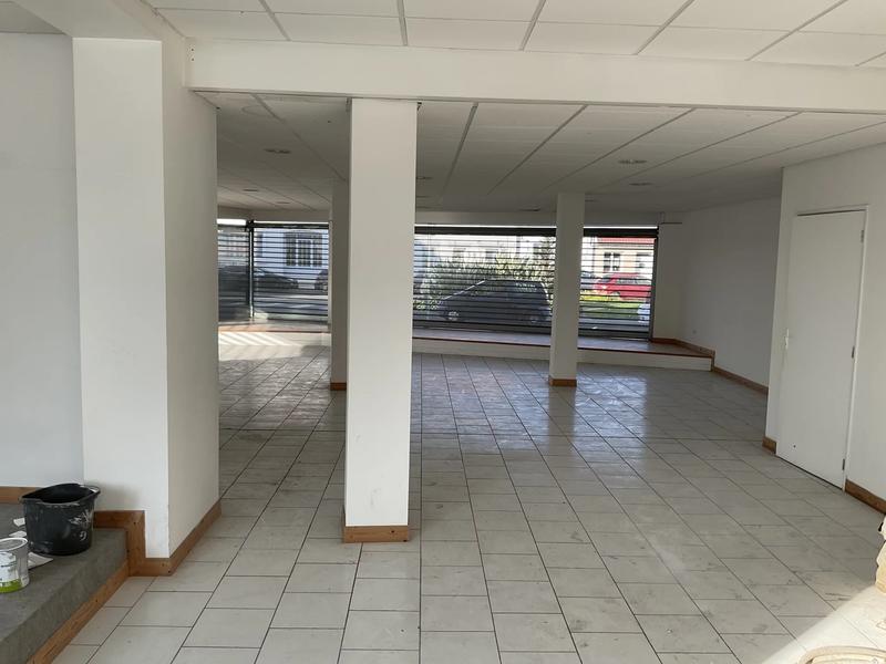 Local commercial - 150 m² - 1 pièce