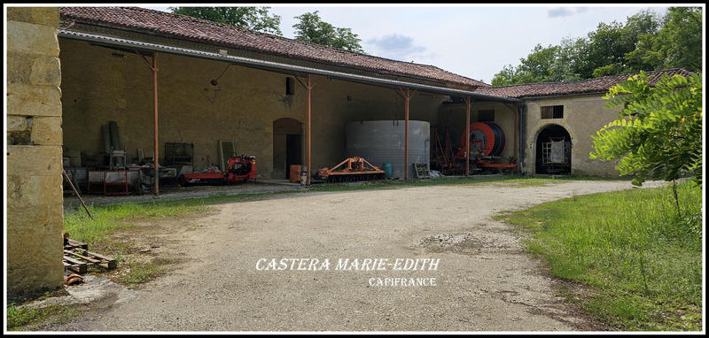 Propriété - 860 m² - 19 pièces