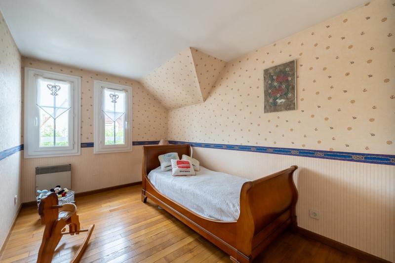 Maison - 200 m² - 9 pièces