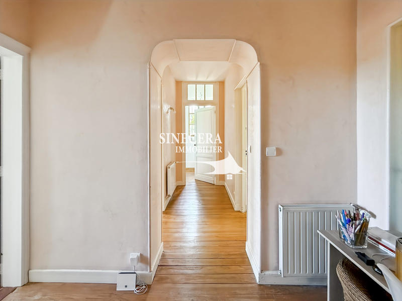 Maison - 360 m² - 14 pièces