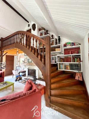 Maison - 304 m² - 10 pièces