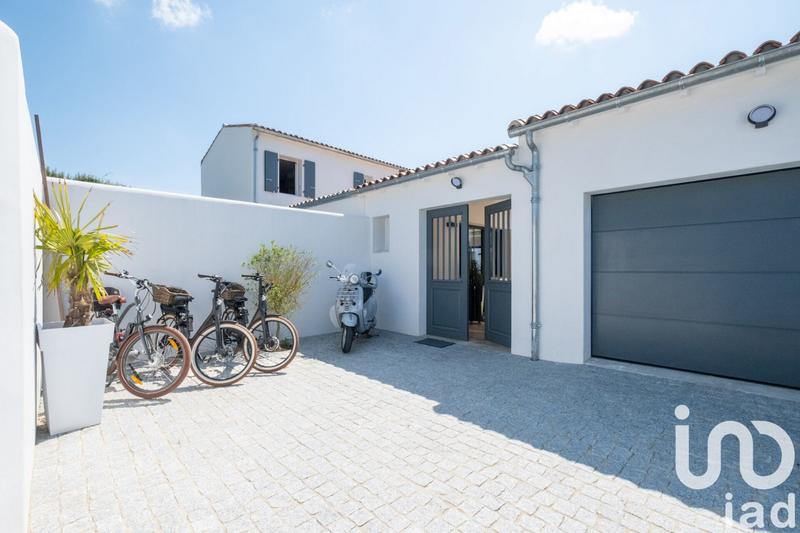 Maison - 244 m² - 8 pièces