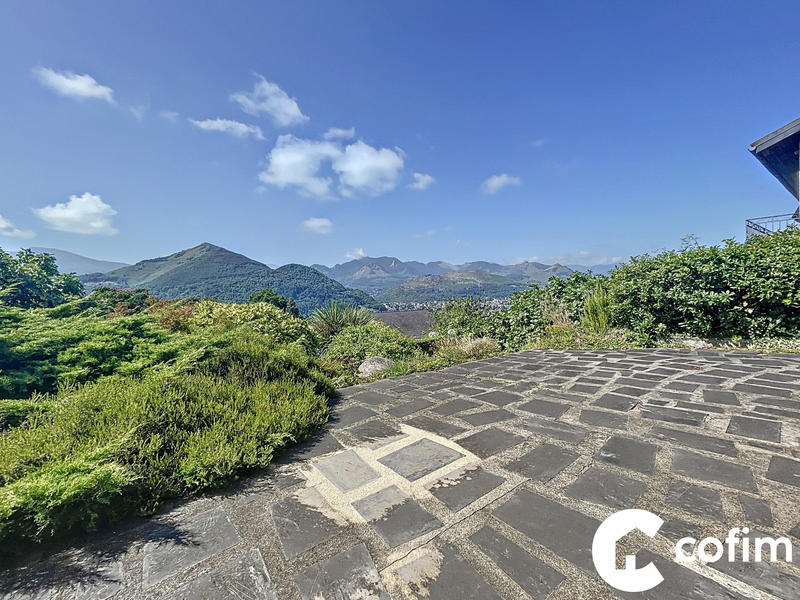 Maison - 185 m² - 6 pièces