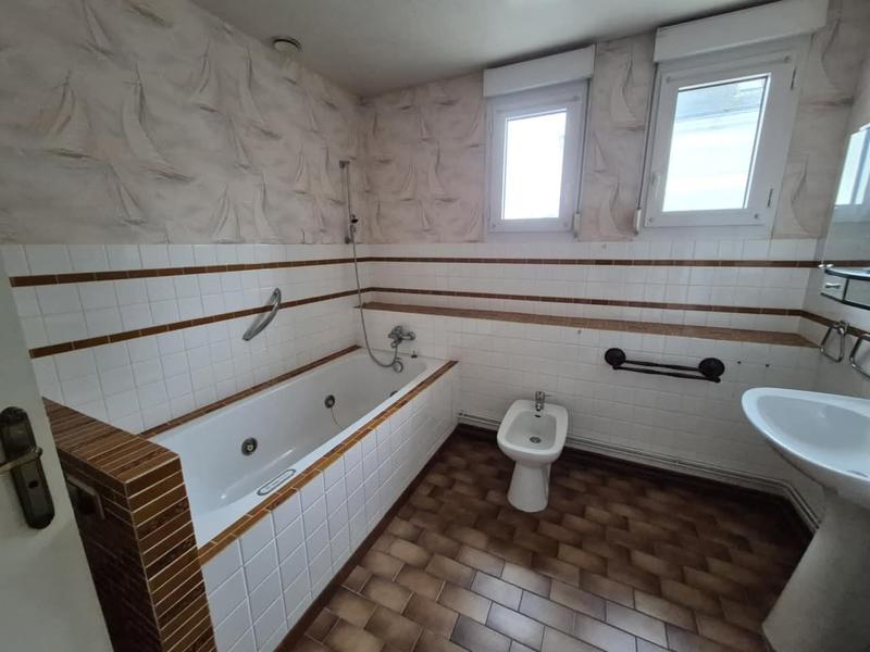 Maison - 193 m² - 10 pièces