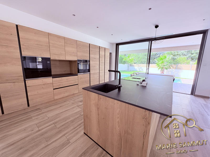 Maison - 229 m² - 7 pièces