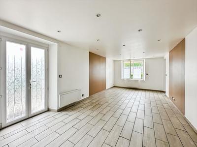 Maison - 102 m² - 6 pièces