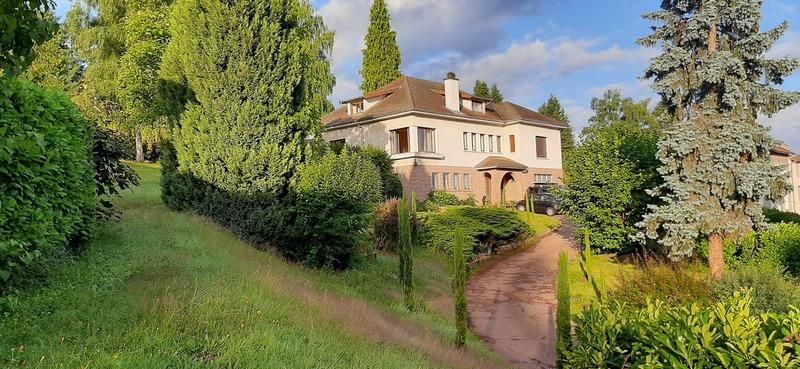 Maison - 307 m² - 10 pièces